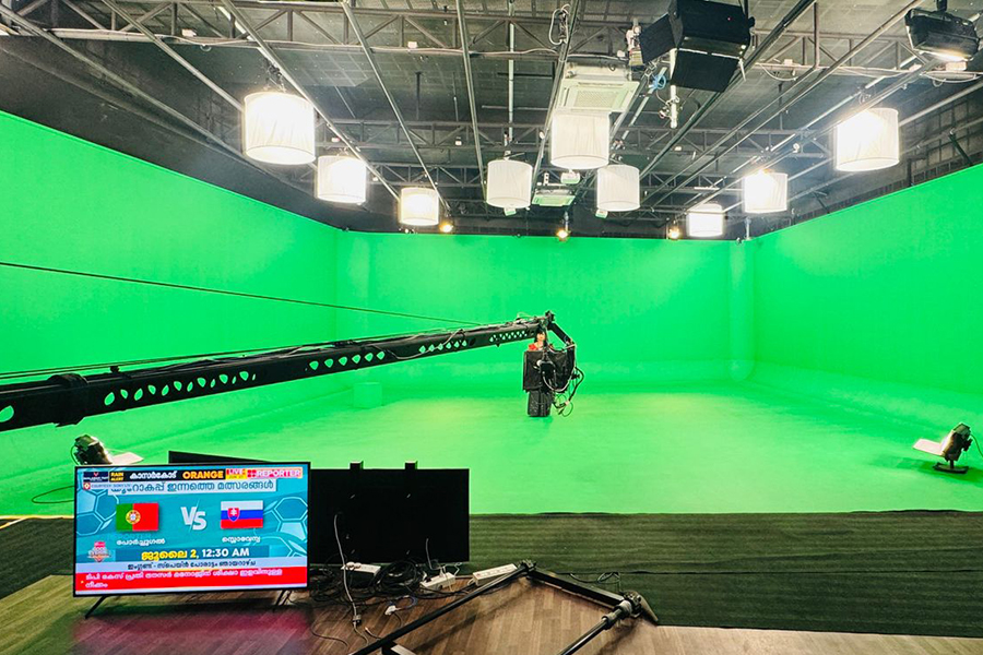 Case Study: Reporter TV’s Success with ChromaLight Paint